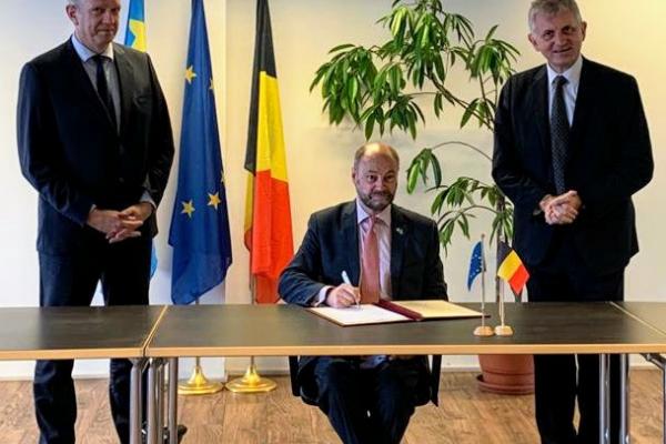 photo-signature-avenant-YPS.jpg