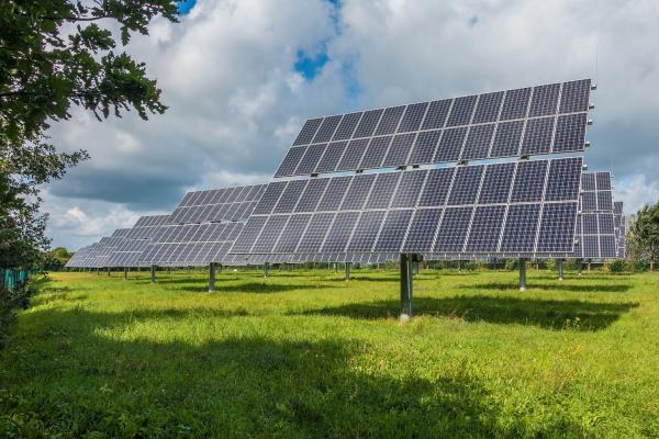 photovoltaic-system-2742302_1920.jpg